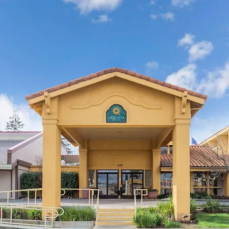 La Quinta By Wyndham Redding-3